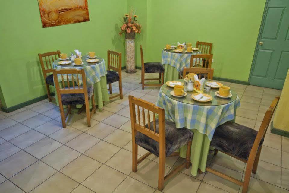Hotel Intillanka Ікіке Екстер'єр фото